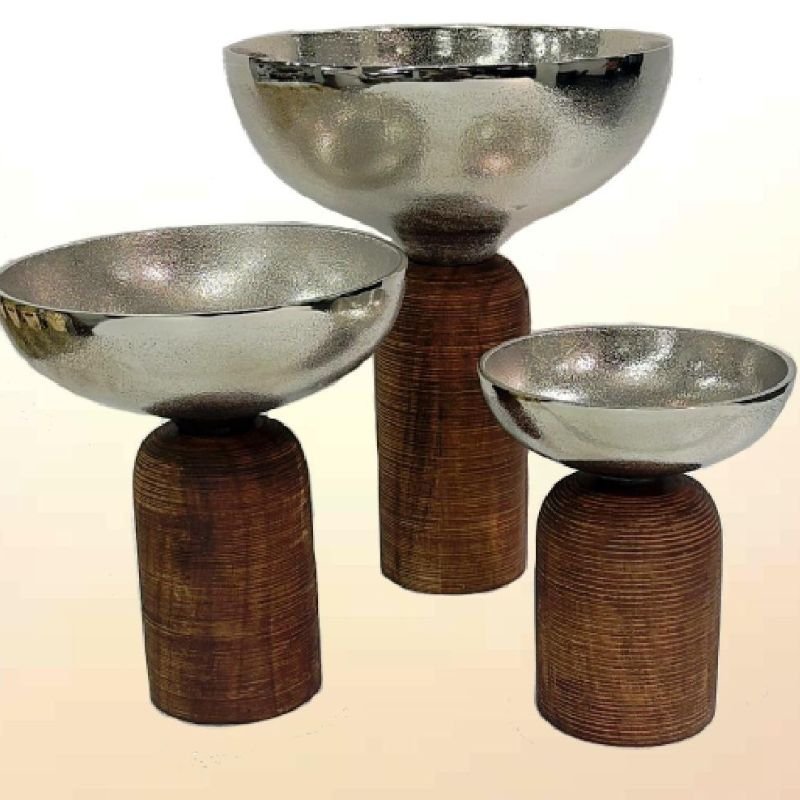 CASTED BOWLS EITH WOODEN BASE